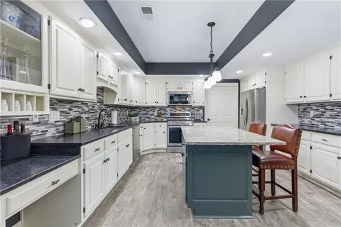 $899,950 | 4407 North Mulberry Drive, Kansas City, MO 64116