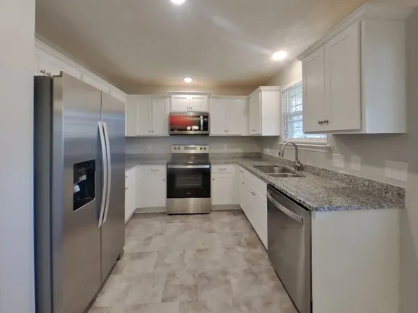 $1,789 | 716 Cedar Street, Springfield, TN 37172