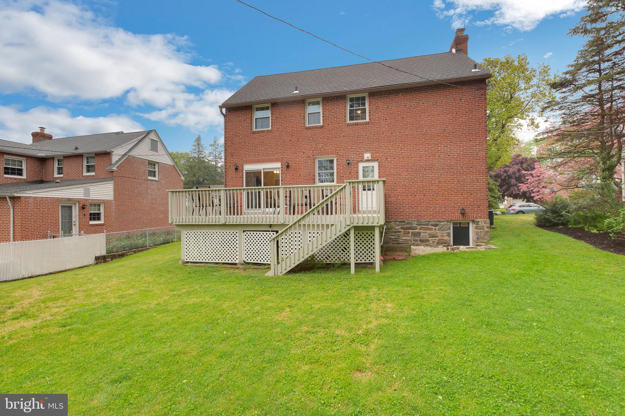 823 Pleasant Hill Road Wallingford, PA 19086 - Photo 30 of 33 Back yard and deck