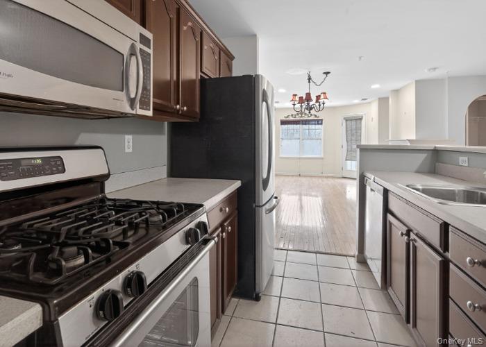 414 Highridge Court Peekskill, NY 10566 - Photo 12 of 23