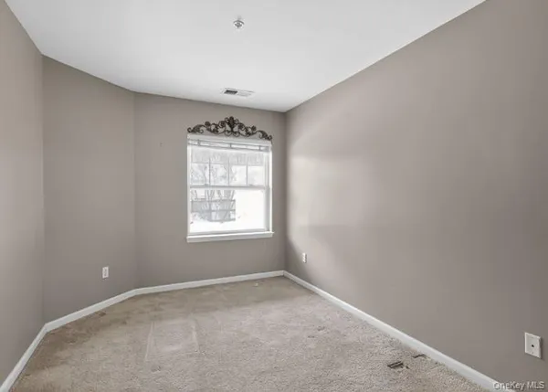 $458,600 | 414 Highridge Court, Peekskill, NY 10566