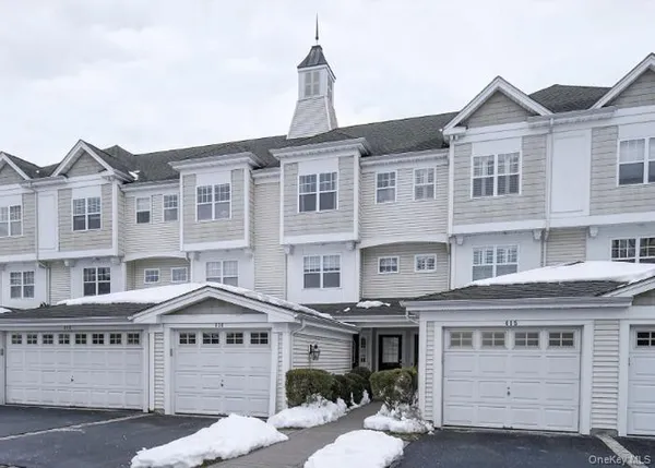 $458,600 | 414 Highridge Court, Peekskill, NY 10566