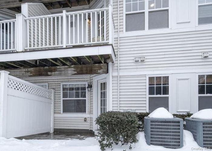 414 Highridge Court Peekskill, NY 10566 - Photo 4 of 23