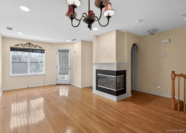 $458,600 | 414 Highridge Court, Peekskill, NY 10566