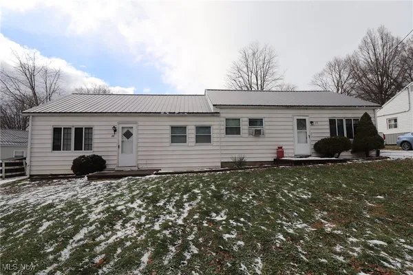 $160,000 | 22-23 Gish Road, Rittman, OH 44270