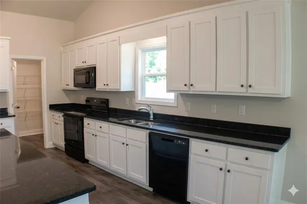 $390,000 | 99 Southwood Drive, Danielsville, GA 30633