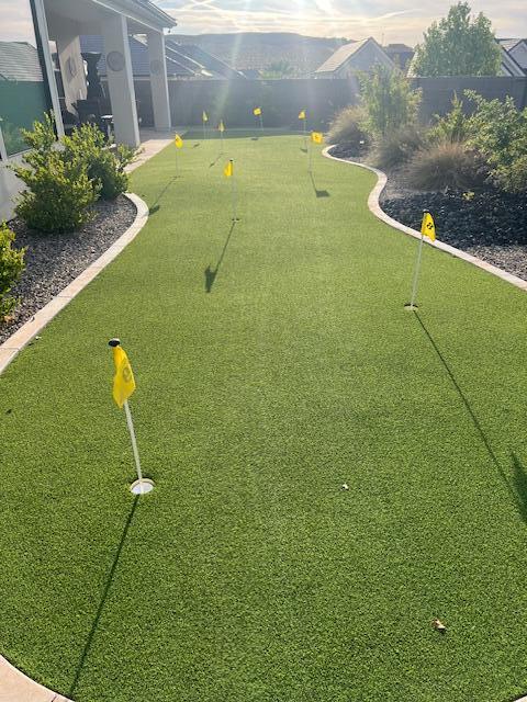 719 Scenario Street Washington, UT 84780 - Photo 62 of 72 Flags up - let's putt