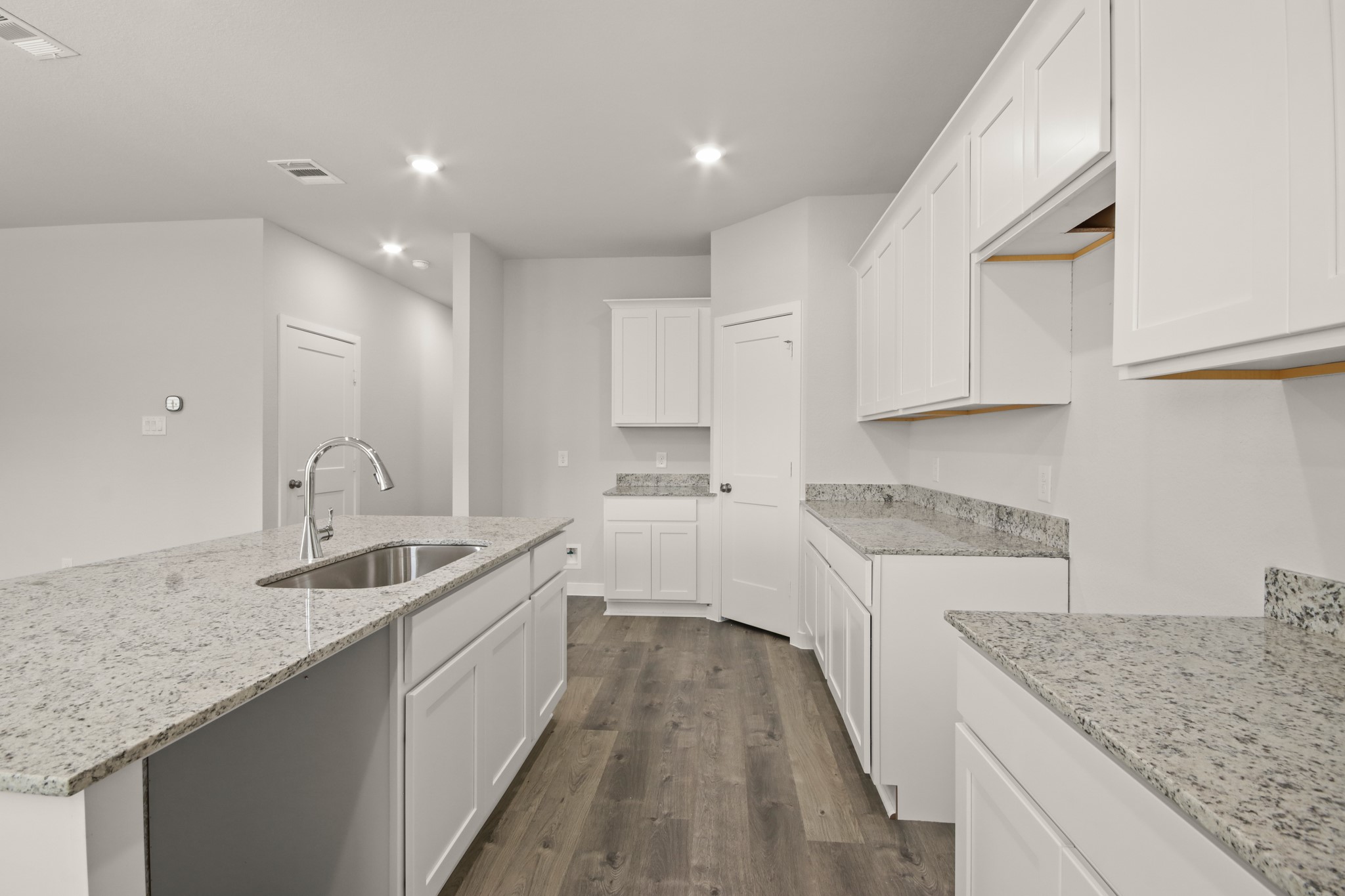 10758 Red Flagstone Drive Conroe, TX 77306 - Photo 5 of 22