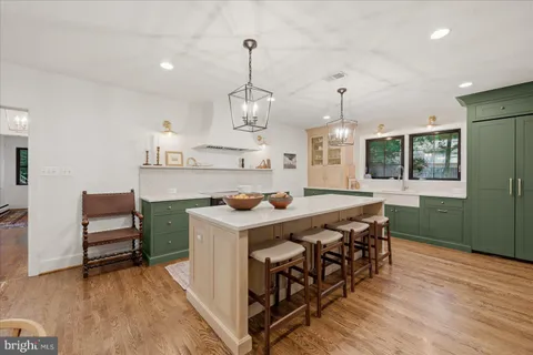 $2,100,000 | 710 Live Oak Drive, McLean, VA 22101