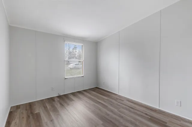 a view of empty room with window