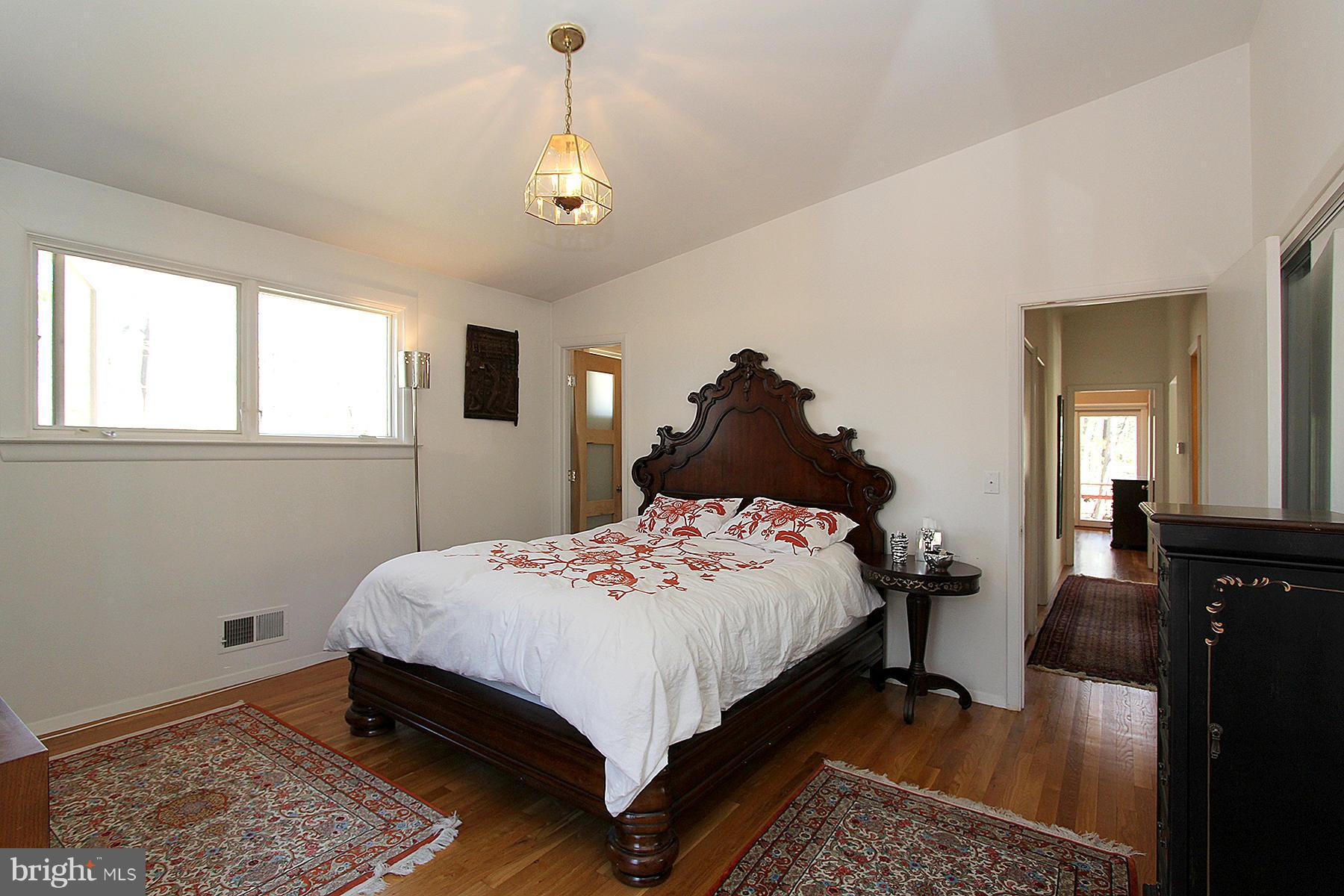 10315 Lloyd Road Potomac, MD 20854 - Photo 17 of 30 Bedroom (Master)