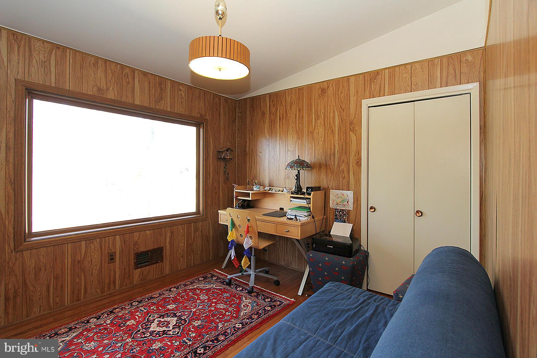 10315 Lloyd Road Potomac, MD 20854 - Photo 21 of 30 Bedroom