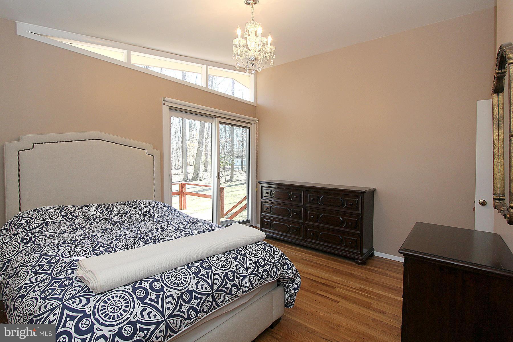 10315 Lloyd Road Potomac, MD 20854 - Photo 22 of 30 Bedroom