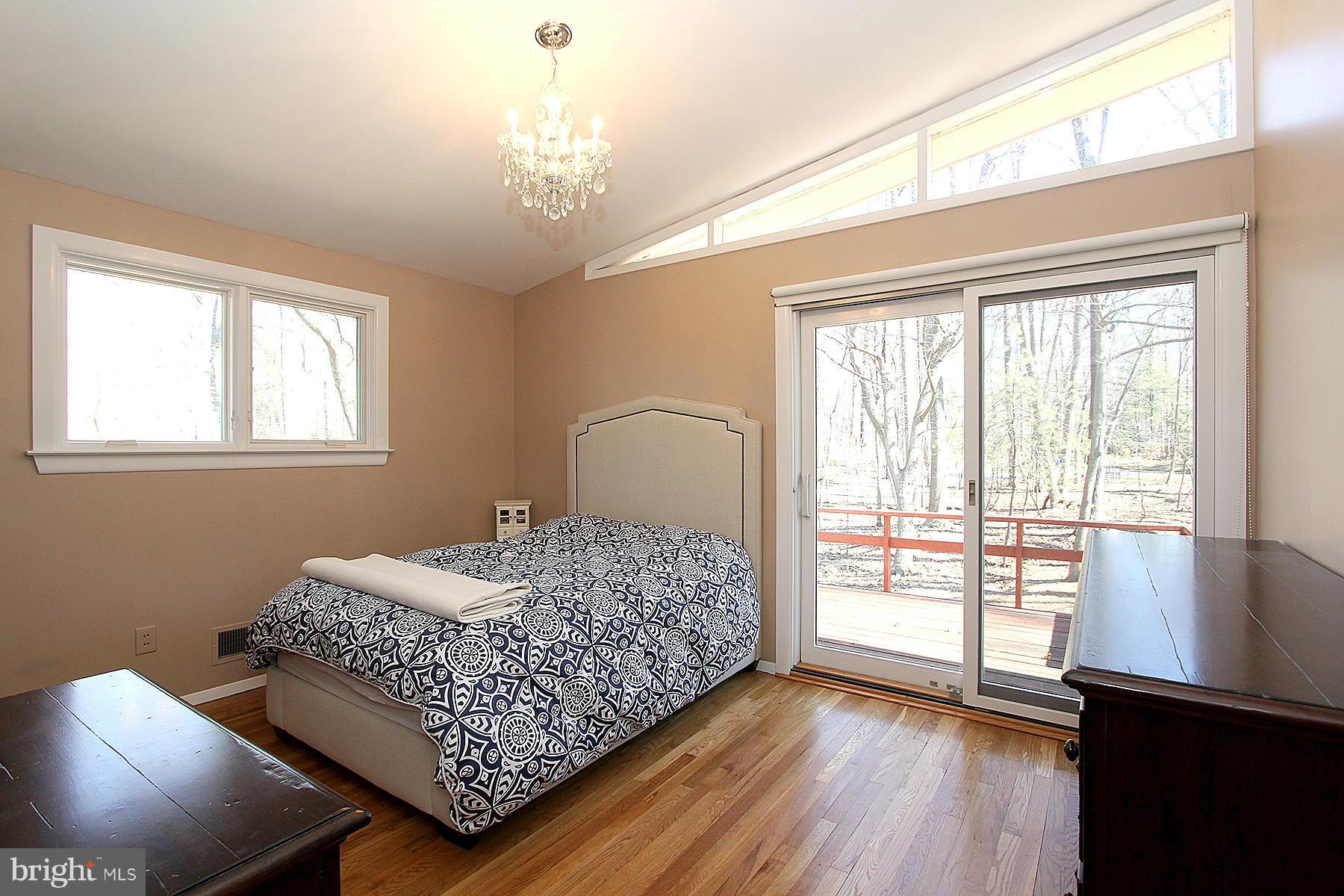 10315 Lloyd Road Potomac, MD 20854 - Photo 23 of 30 Bedroom