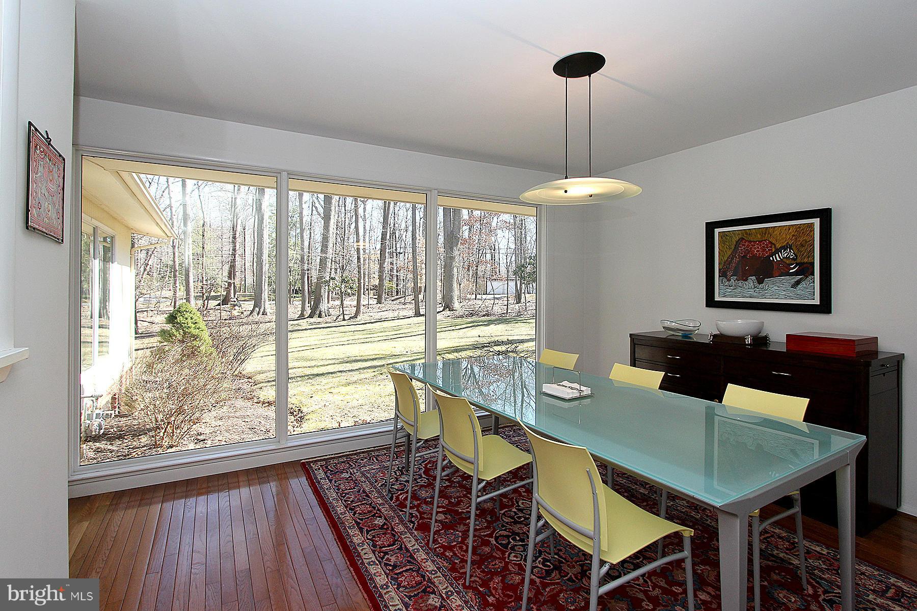 10315 Lloyd Road Potomac, MD 20854 - Photo 8 of 30 Dining Room