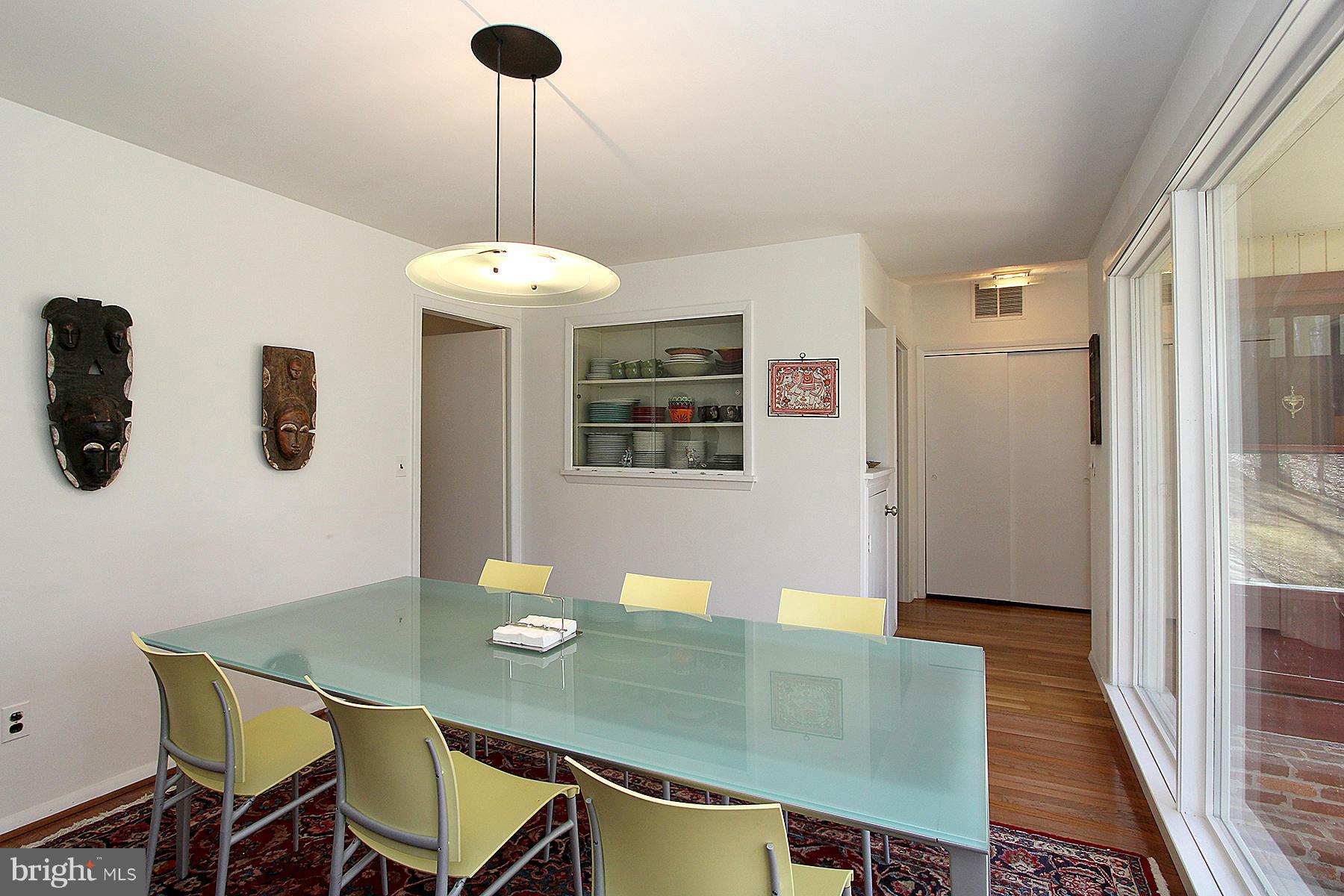 10315 Lloyd Road Potomac, MD 20854 - Photo 9 of 30 Dining Room