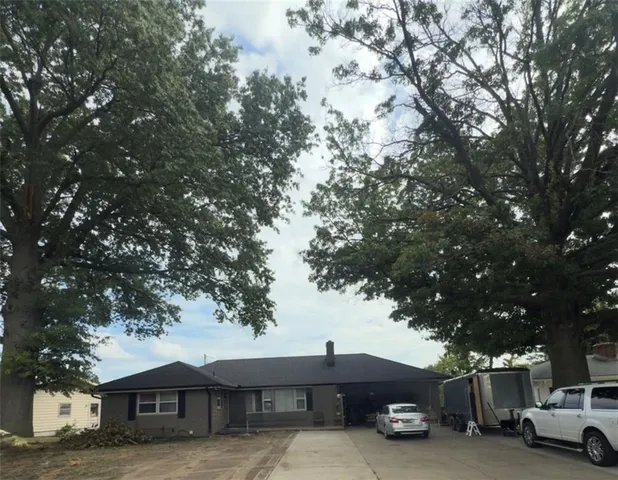 $249,990 | 17611 East Susquehanna Drive, Independence, MO 64056