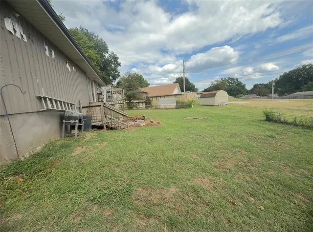 $249,990 | 17611 East Susquehanna Drive, Independence, MO 64056