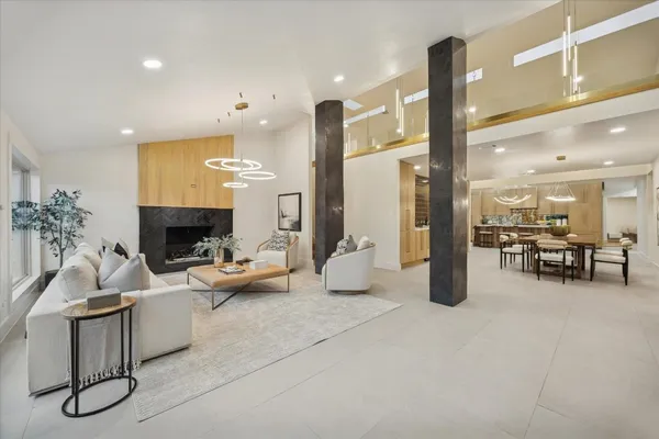 $999,500 | 3210 Freshmeadows Drive, Houston, TX 77063