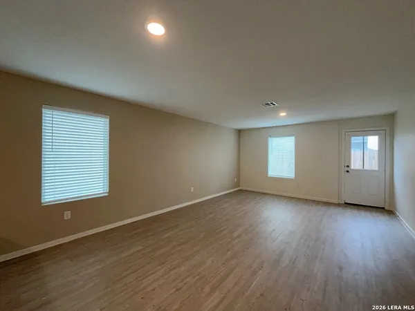 $1,475 | 7611 Aston Cross, San Antonio, TX 78253