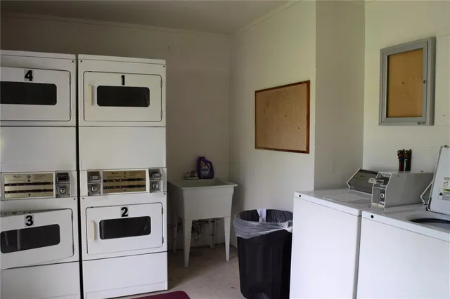 $1,500 | 2304 Ringling Boulevard, Unit 202, Sarasota, FL 34237