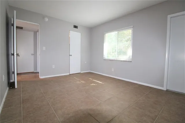 $1,500 | 2304 Ringling Boulevard, Unit 202, Sarasota, FL 34237