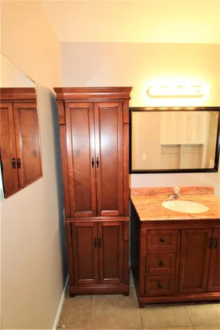 $1,500 | 2304 Ringling Boulevard, Unit 202, Sarasota, FL 34237