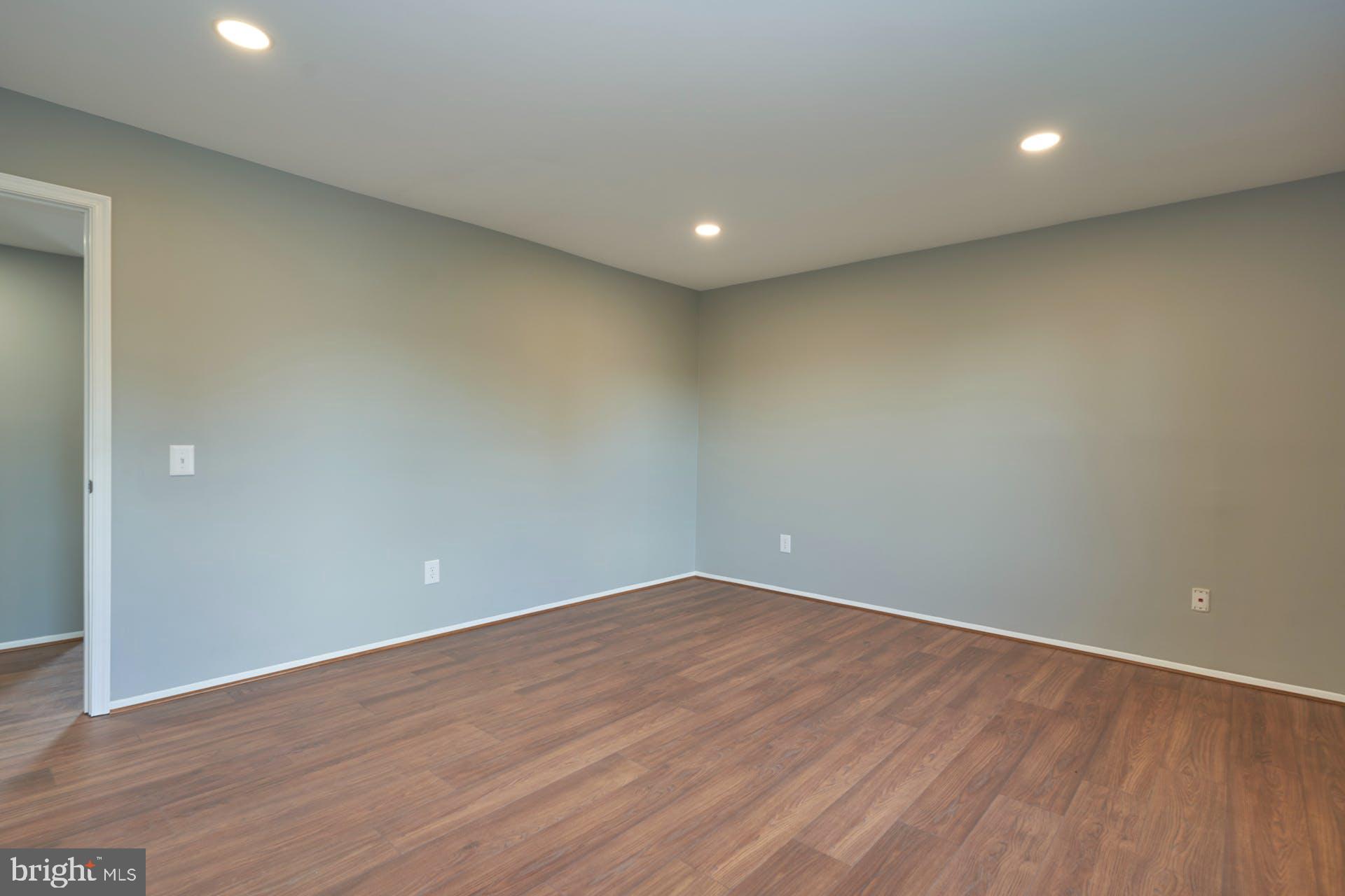 127 Fort Evans Road Southeast Leesburg, VA 20175 - Photo 11 of 20 Gallery Image 11