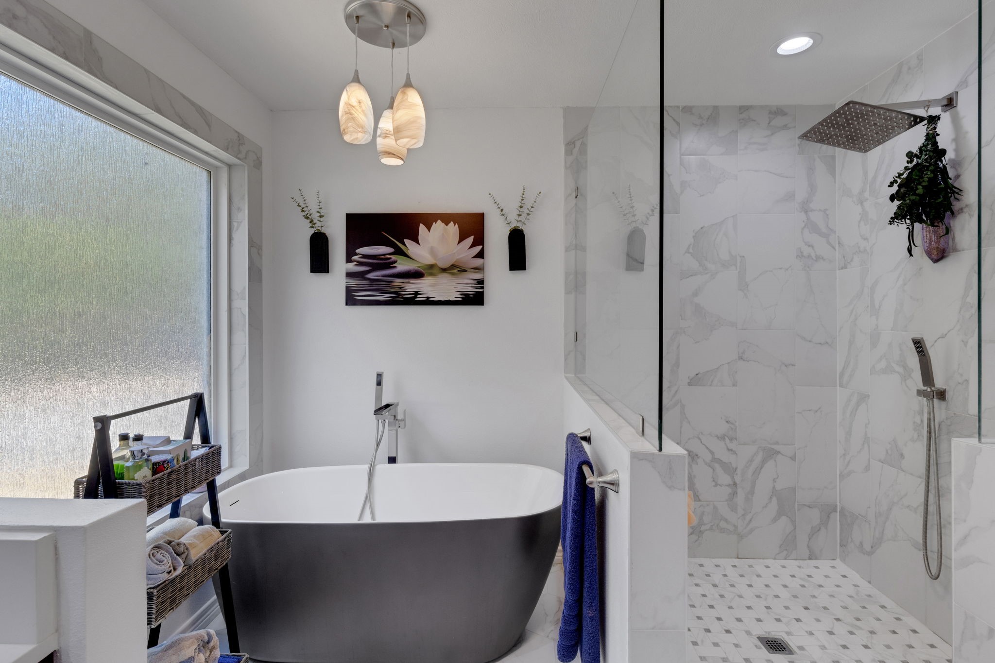 80 Lake Grove Drive Coldspring, TX 77331 - Photo 23 of 50 a very nice looking room with a mirror