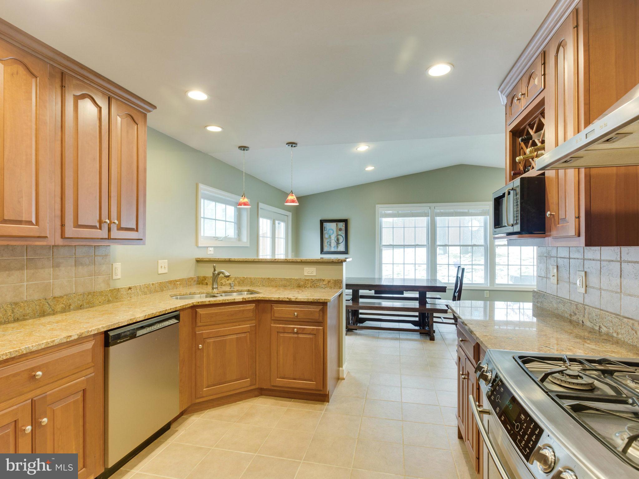 6211 Bardu Avenue Springfield, VA 22152 - Photo 14 of 30 Kitchen