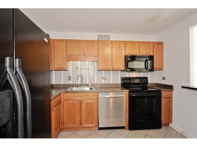 211 East Ohio Street, Unit 910 Chicago, IL 60611 - Photo 4 of 10