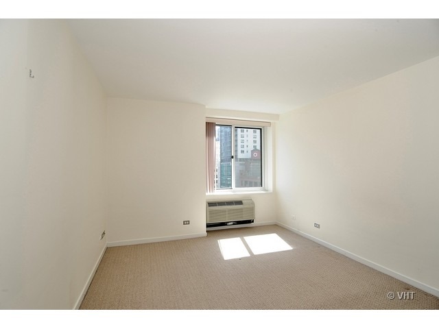 211 East Ohio Street, Unit 910 Chicago, IL 60611 - Photo 7 of 10