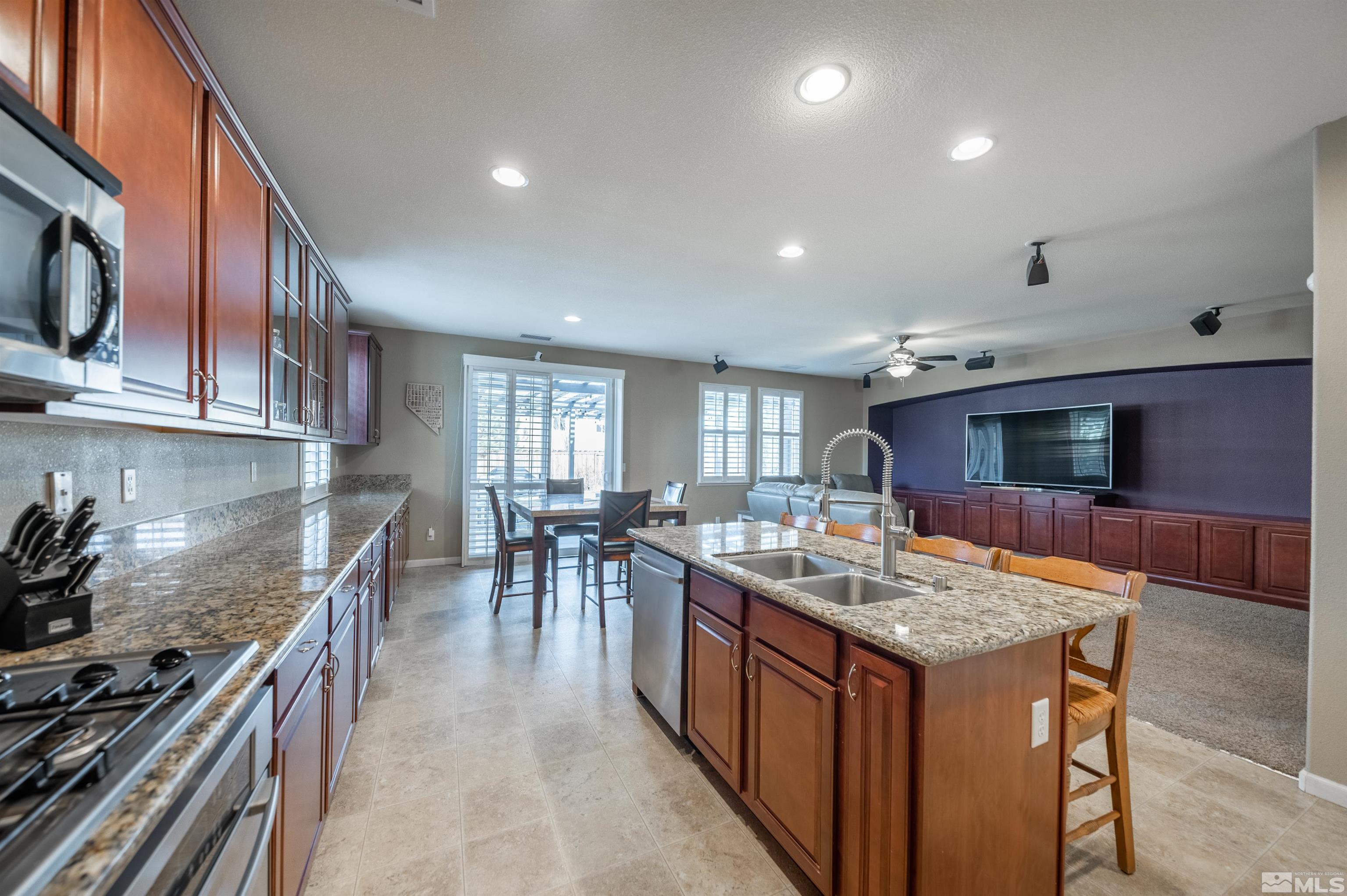 401 Luciana Drive Reno, NV 89521 - Photo 5 of 19 Photo 5