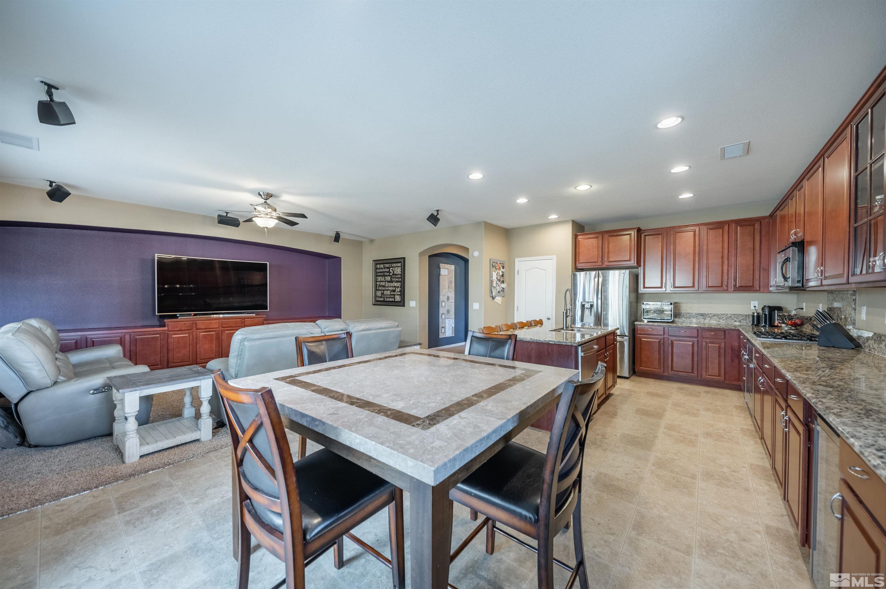 401 Luciana Drive Reno, NV 89521 - Photo 6 of 19 Photo 6