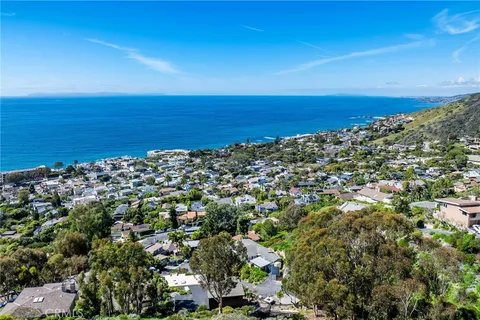 $3,995,000 | 22315 3rd Avenue, Laguna Beach, CA 92651