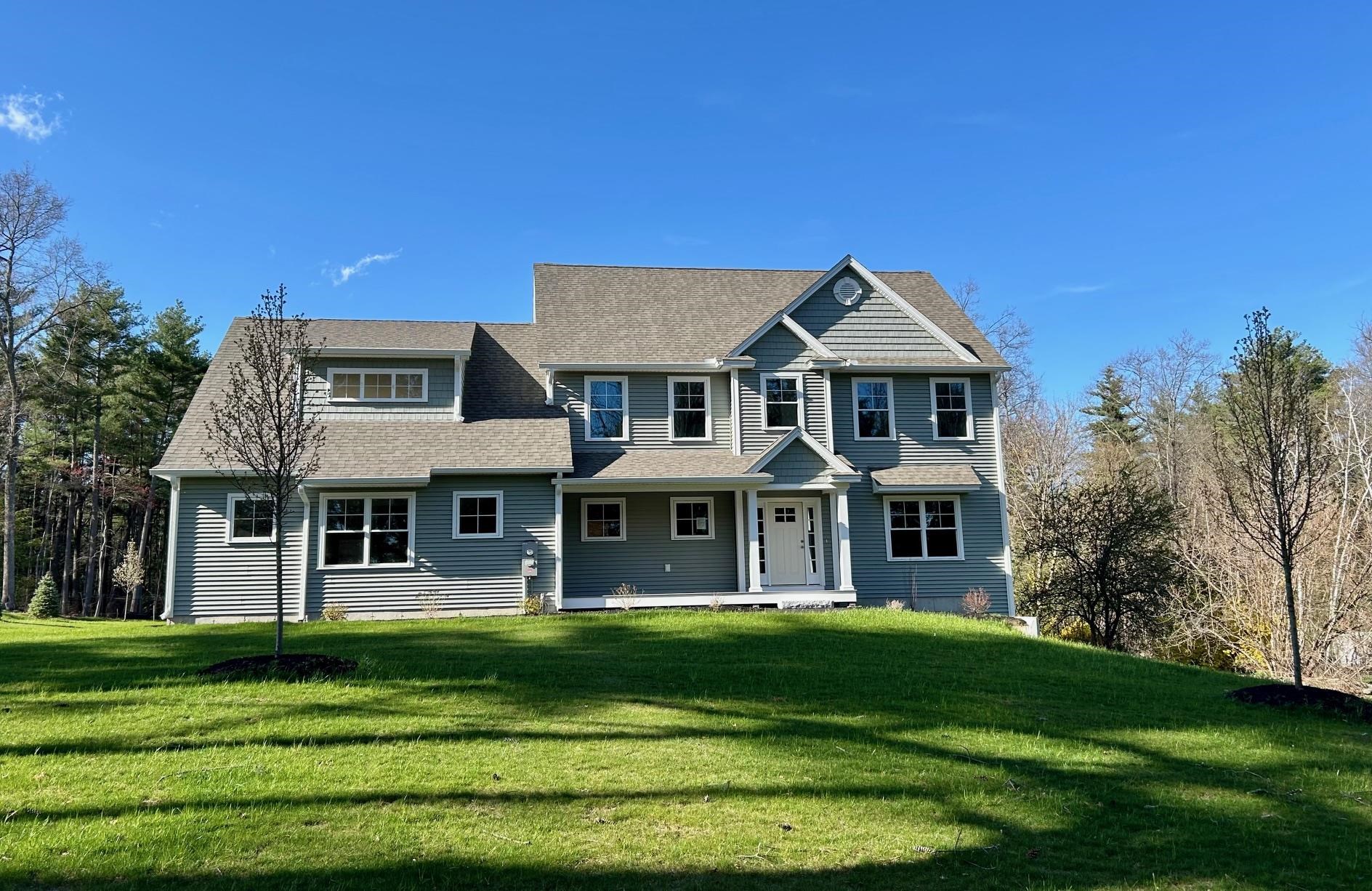 15 Bartlett Avenue Nashua, NH 03064 - Photo 1 of 3