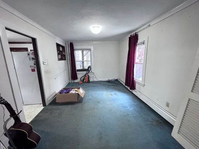 a view of empty room with window