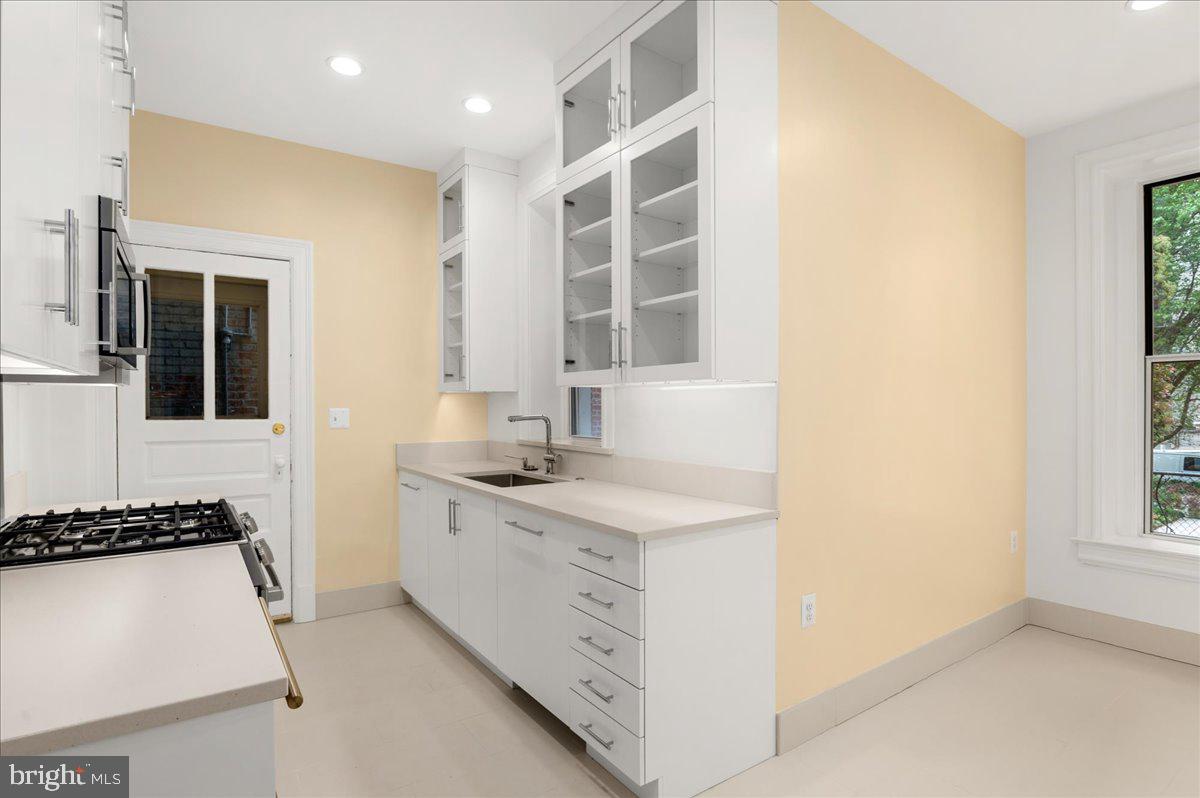 2006 Columbia Road Northwest, Unit 5 Washington, DC 20009 - Photo 11 of 41 Updated kitchen