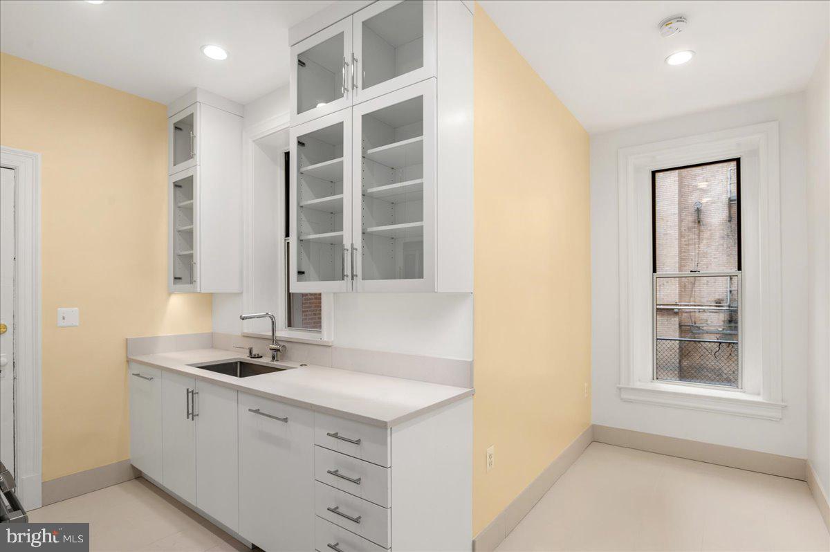 2006 Columbia Road Northwest, Unit 5 Washington, DC 20009 - Photo 14 of 41 Additional counter space and breakfast nook