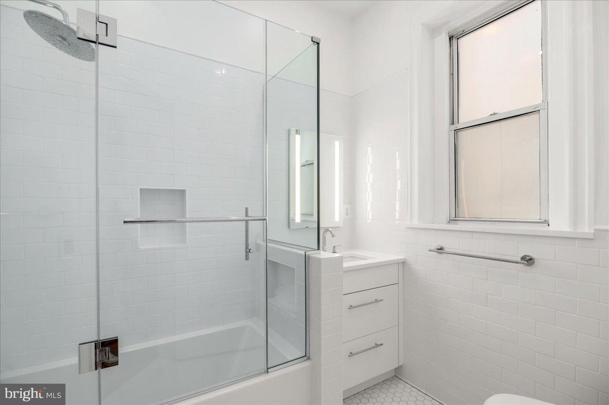 2006 Columbia Road Northwest, Unit 5 Washington, DC 20009 - Photo 26 of 41 Primary bathroom with heated floors