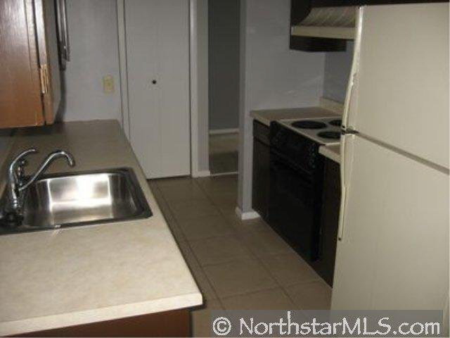 6005 Eden Prairie Road, Unit 104 Edina, MN 55436 - Photo 3 of 10