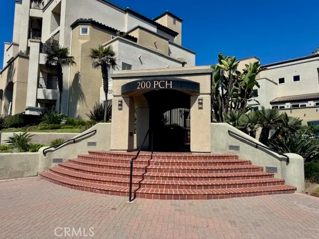 a view of an entryway with fireplace