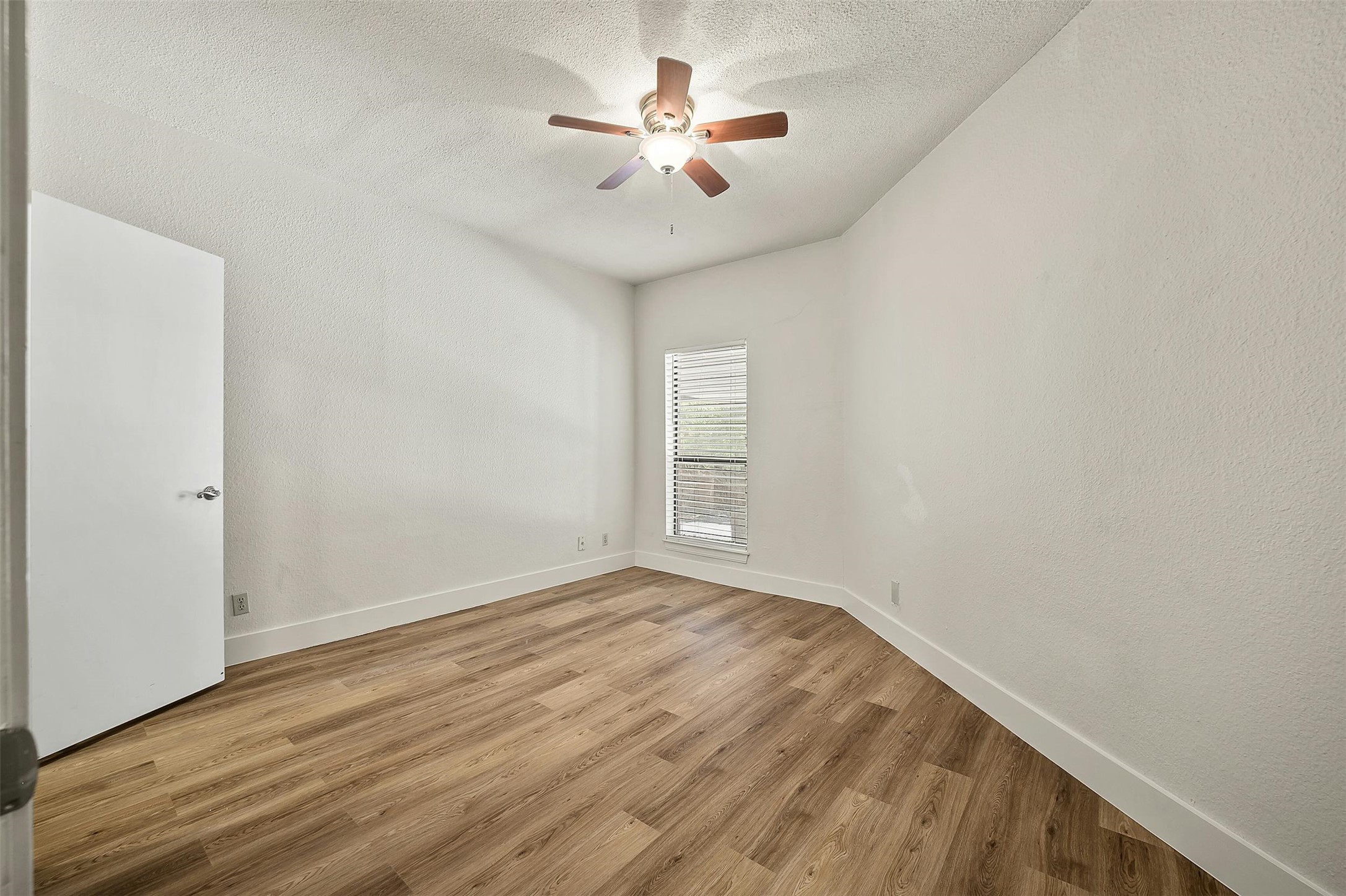 1910 Robbins Place, Unit 105 Austin, TX 78705 - Photo 22 of 30 Secondary bedroom—perfect for roommate, guest, or office