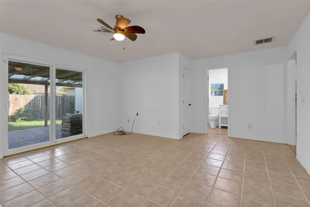 $1,800 | 403 Meters Street, Houston, TX 77020