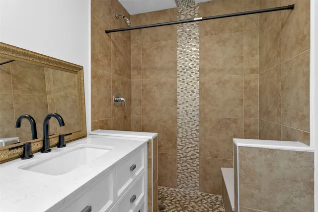 $1,800 | 403 Meters Street, Houston, TX 77020