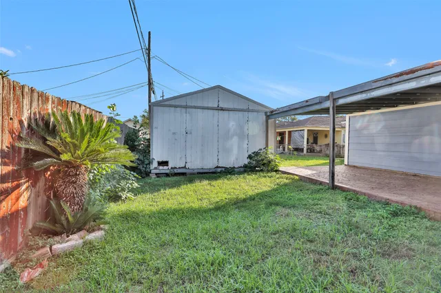 $1,800 | 403 Meters Street, Houston, TX 77020