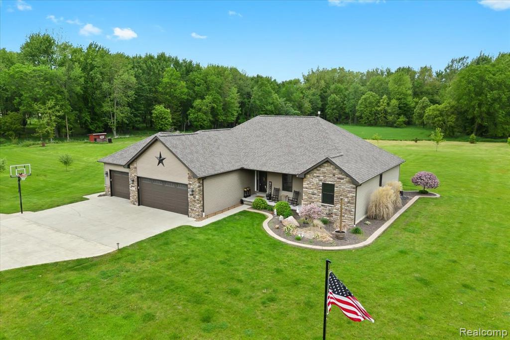 6035 Beard Road Byron, MI 48418 - Photo 2 of 40