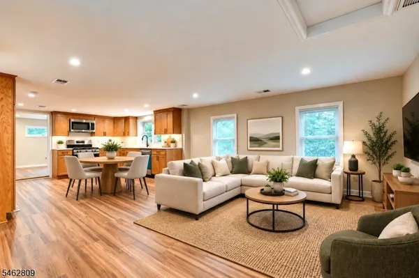 $2,100 | 122 Bartine Street, Unit 2, Somerville, NJ 08876