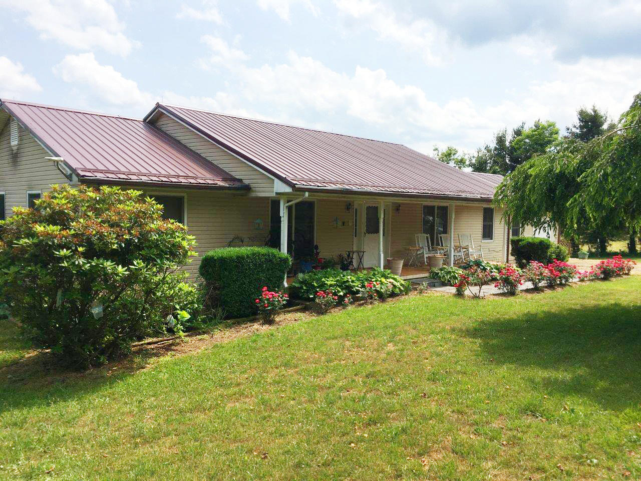 289 Radford Road Southeast Floyd, VA 24091 - Photo 1 of 32 a view of a house with garden and yard