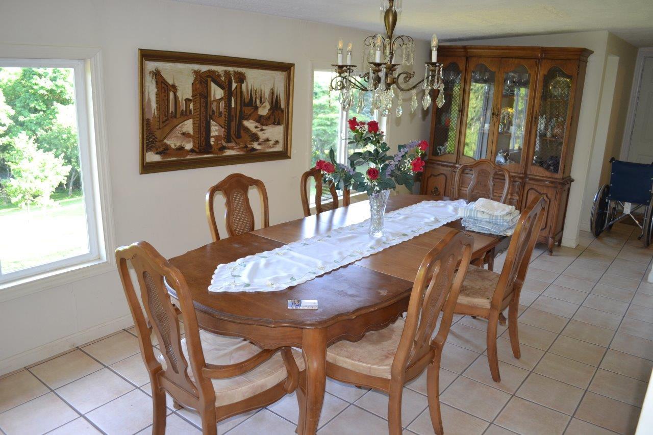 289 Radford Road Southeast Floyd, VA 24091 - Photo 19 of 32 a dining room with furniture and window